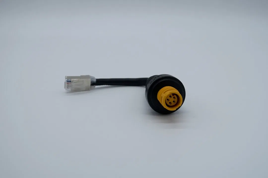 60-0373 – LUMISHORE US Marine Network Cable, For Use With Simrad/ B&G USA Multi Function Display