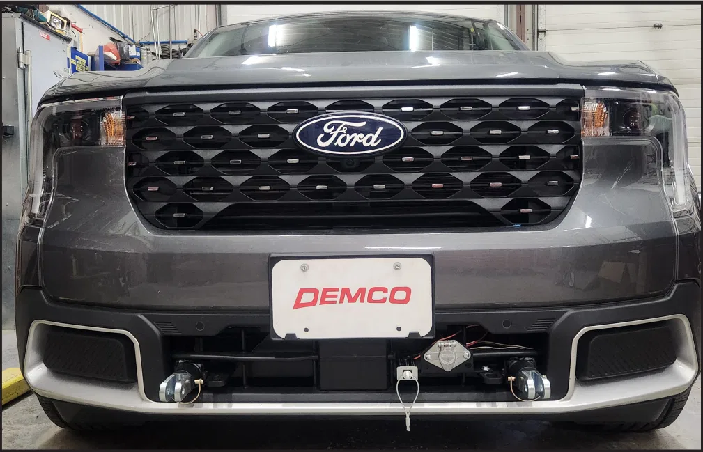 9519366 – DEMCO Vehicle Baseplate, Tabless Single Lug With Safety Cable Hooks